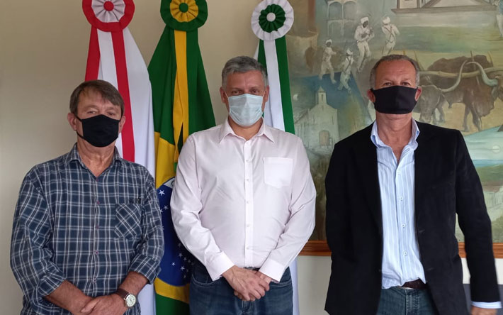 Deputado Federal Dr. Frederico visita Ibertioga e conhece nossa estrutura na área da saúde