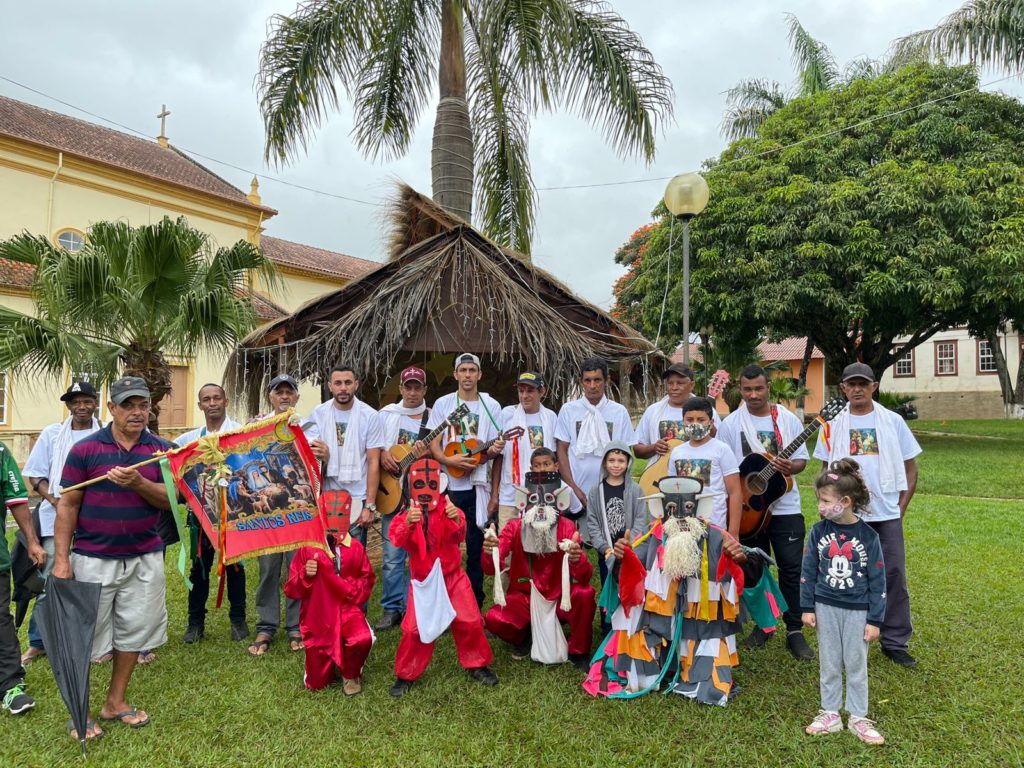 Folia de Reis em São Pedro da União - MG . . . . . #foliadereis #comp