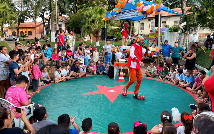 Tarde de diversão na Praça Santo Antônio comemora o Dia da Família